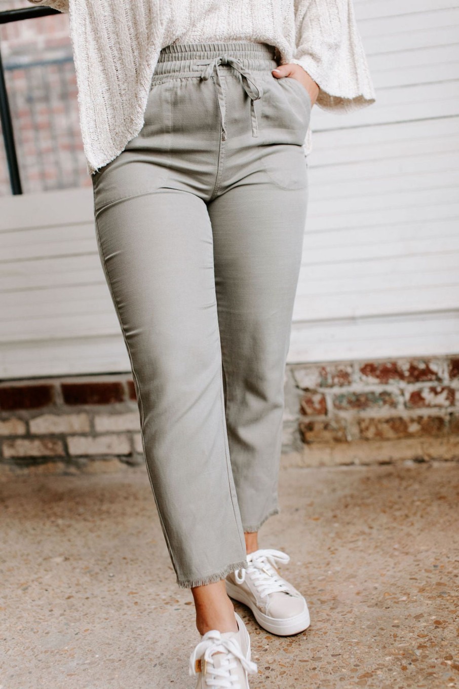 August Cloth Bottoms & Jumpsuits | Callie Drawstring Pants