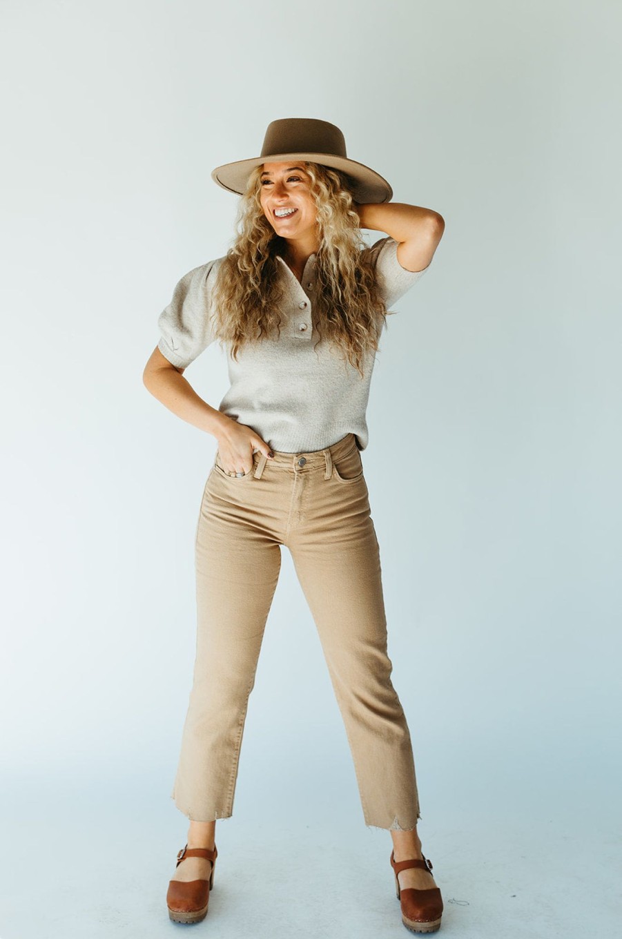 August Cloth Bottoms & Jumpsuits | Caspian Straight Crop Jeans