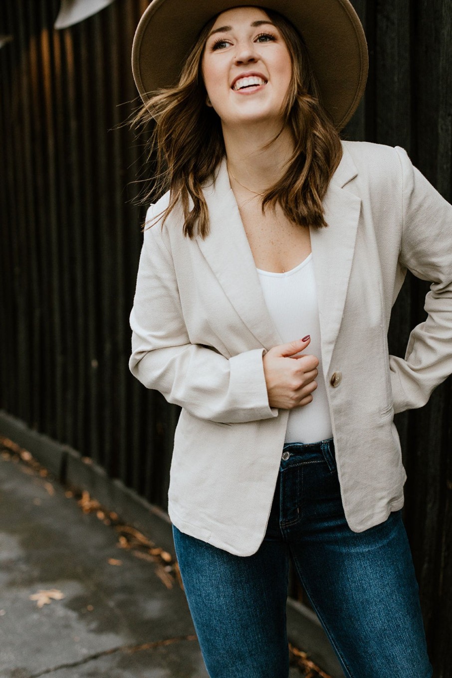 August Cloth Outerwear | Suzanne Linen Blazer