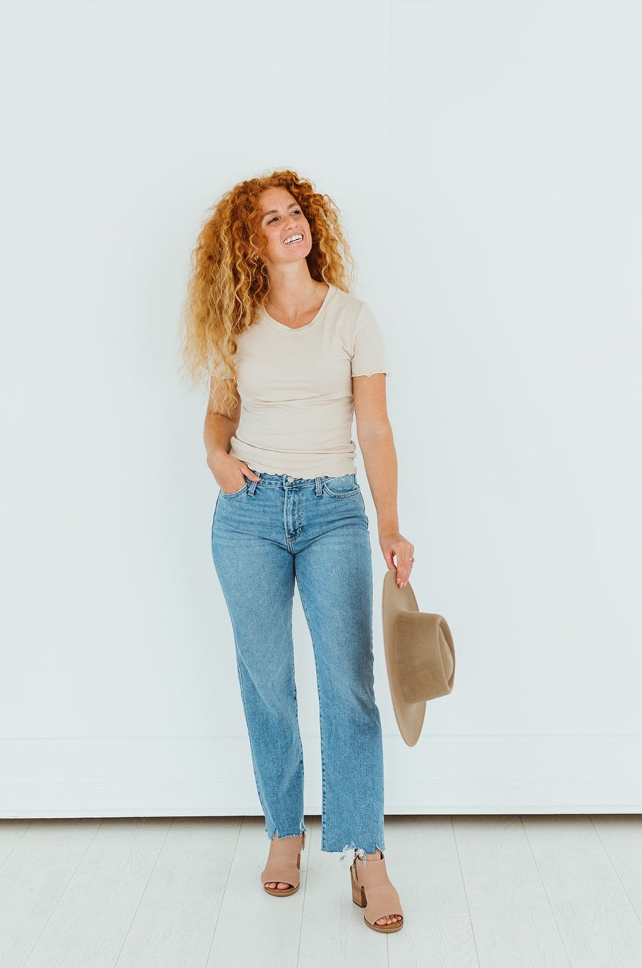 August Cloth Bottoms & Jumpsuits | Caspian Straight Crop Jeans